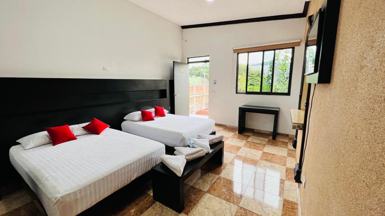 Hotel Villa Pralaya 休特佩克 外观 照片