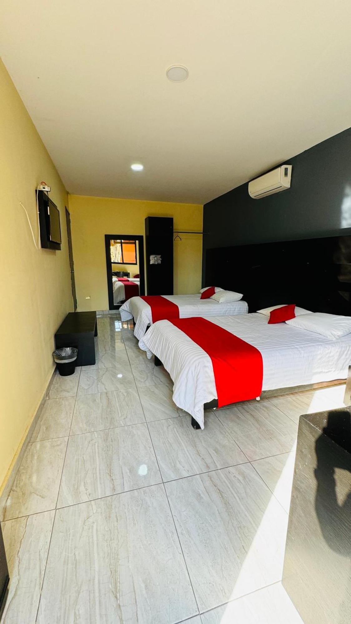 Hotel Villa Pralaya 休特佩克 外观 照片