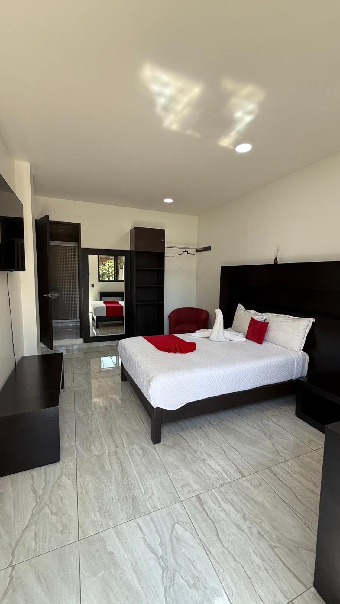 Hotel Villa Pralaya 休特佩克 外观 照片